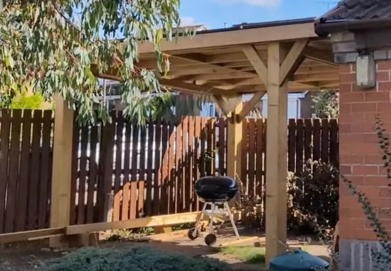 Solar gazebo from the side on a sunny day